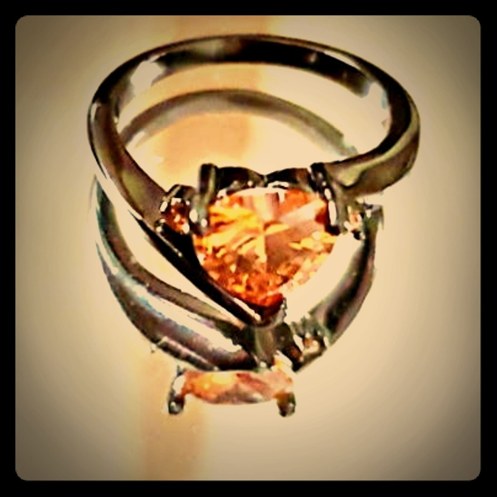 JUNXIN Heart Shaped CHAMPAGNE Topaz